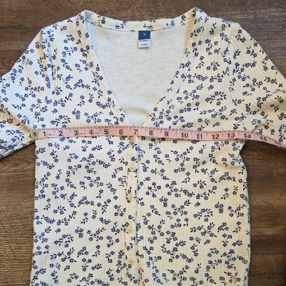 Old Navy White and Blue Button Front Rib-Knit Fitted Long Sleeve To Size Small - Picture 7 of 8